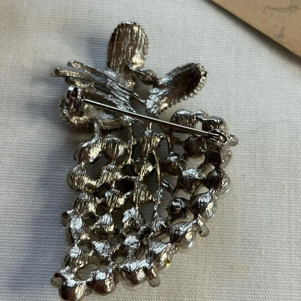 Lot of 6 Vintage Brooches and Earrings Silver Pearls Rhinestones Floral Grape